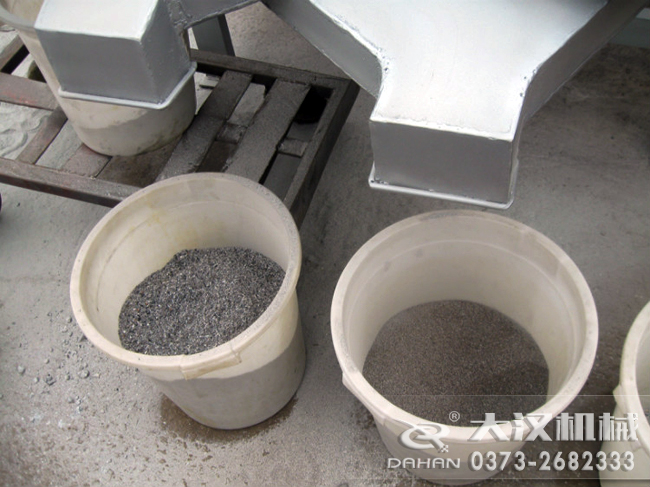 水洗砂直線振動篩試機現(xiàn)場